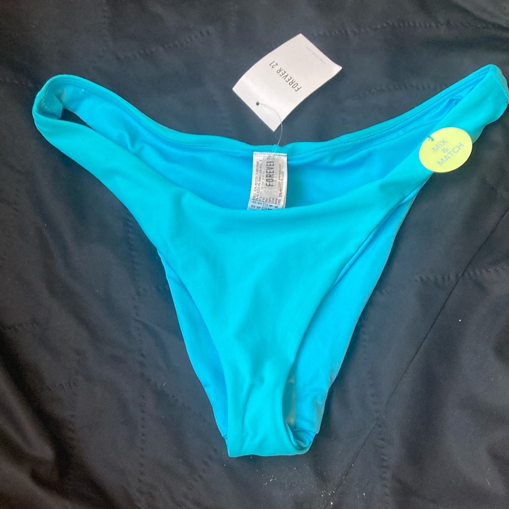 Forever 21 scrunchie bottom turquoise bikini. TWT SO SEXY